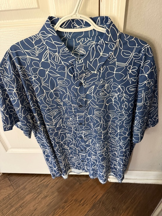 Fabletics Other - Fabletics Blue Button-Front Floral Line Print Shirt